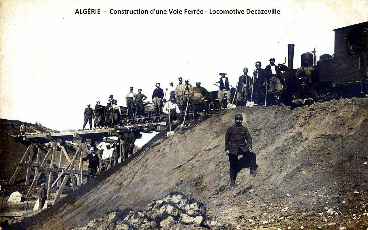 Algerie - Construction d'une voie - Locomotive Decazeville.jpg